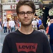 Etudiant en médecine bilingue donnant des cours d’Anglais médical